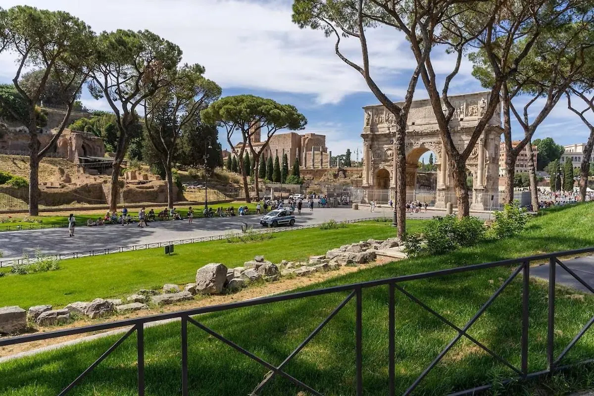 Luxe Escape Colosseo Rome 0*,  Italy
