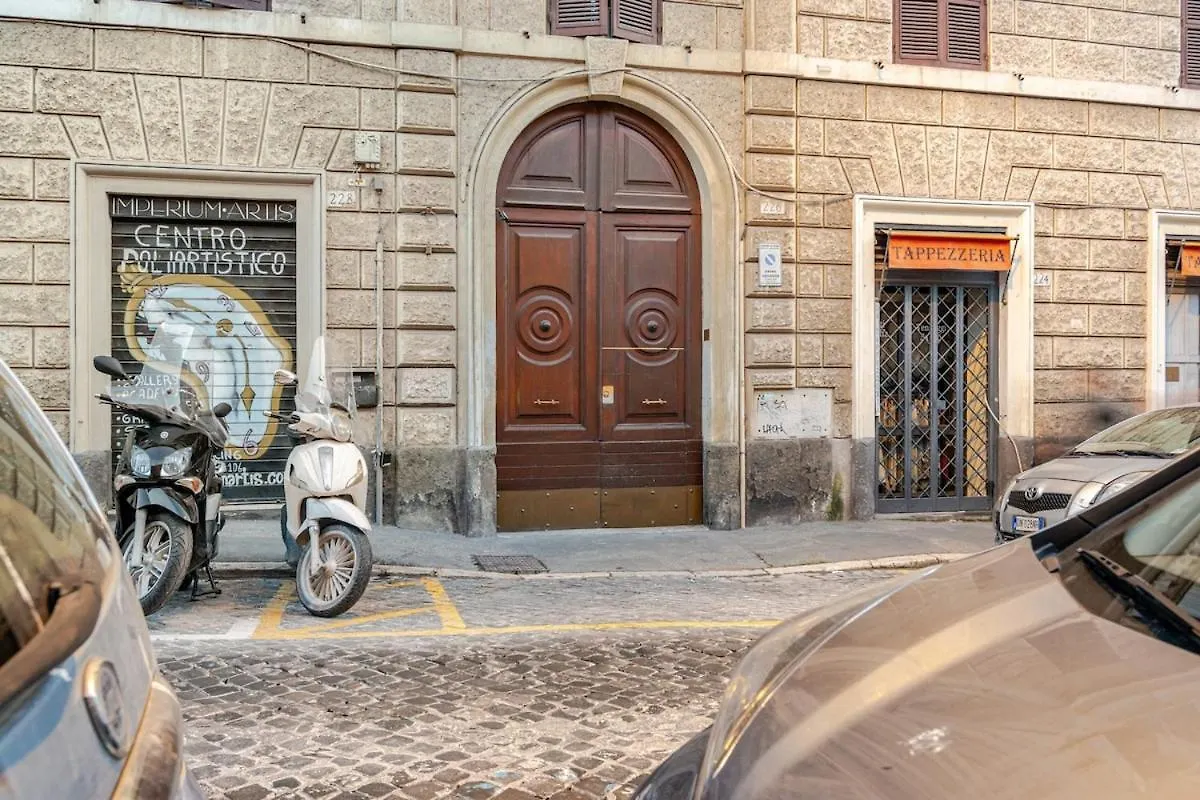 Luxe Escape Colosseo Rome Apartment