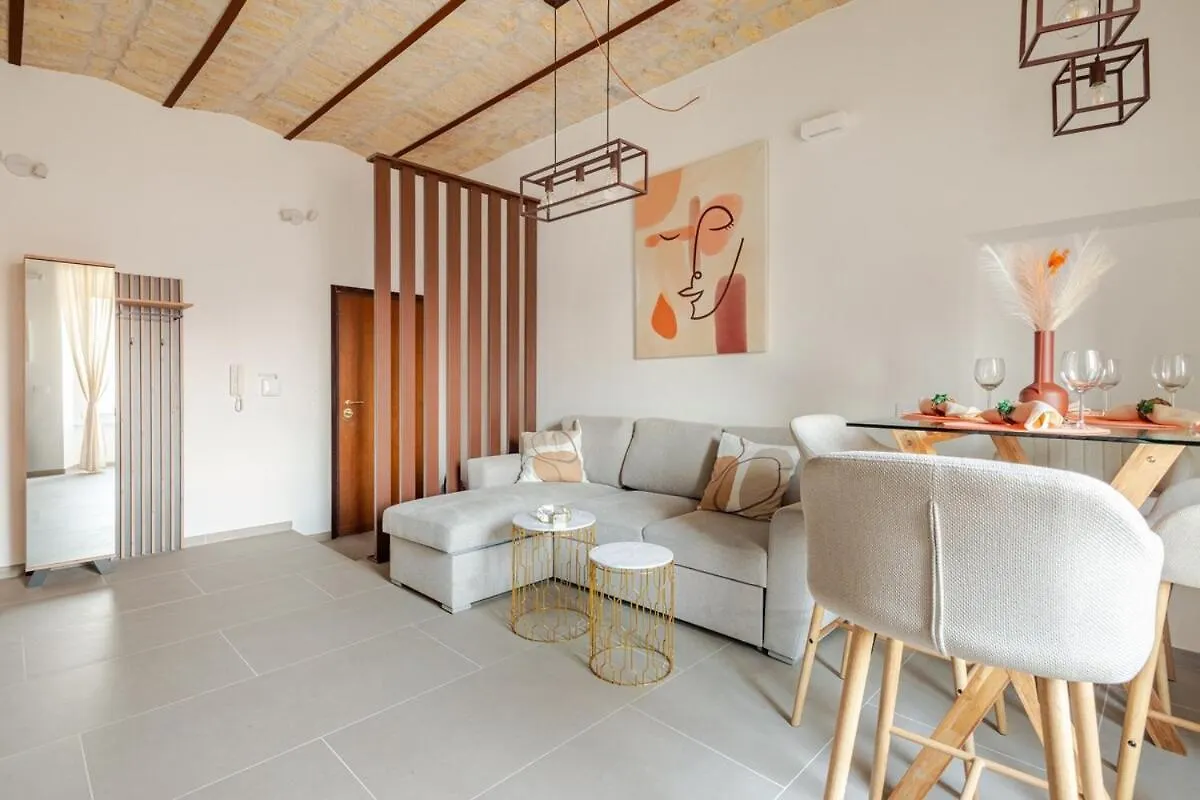 Luxe Escape Colosseo Rome Apartment